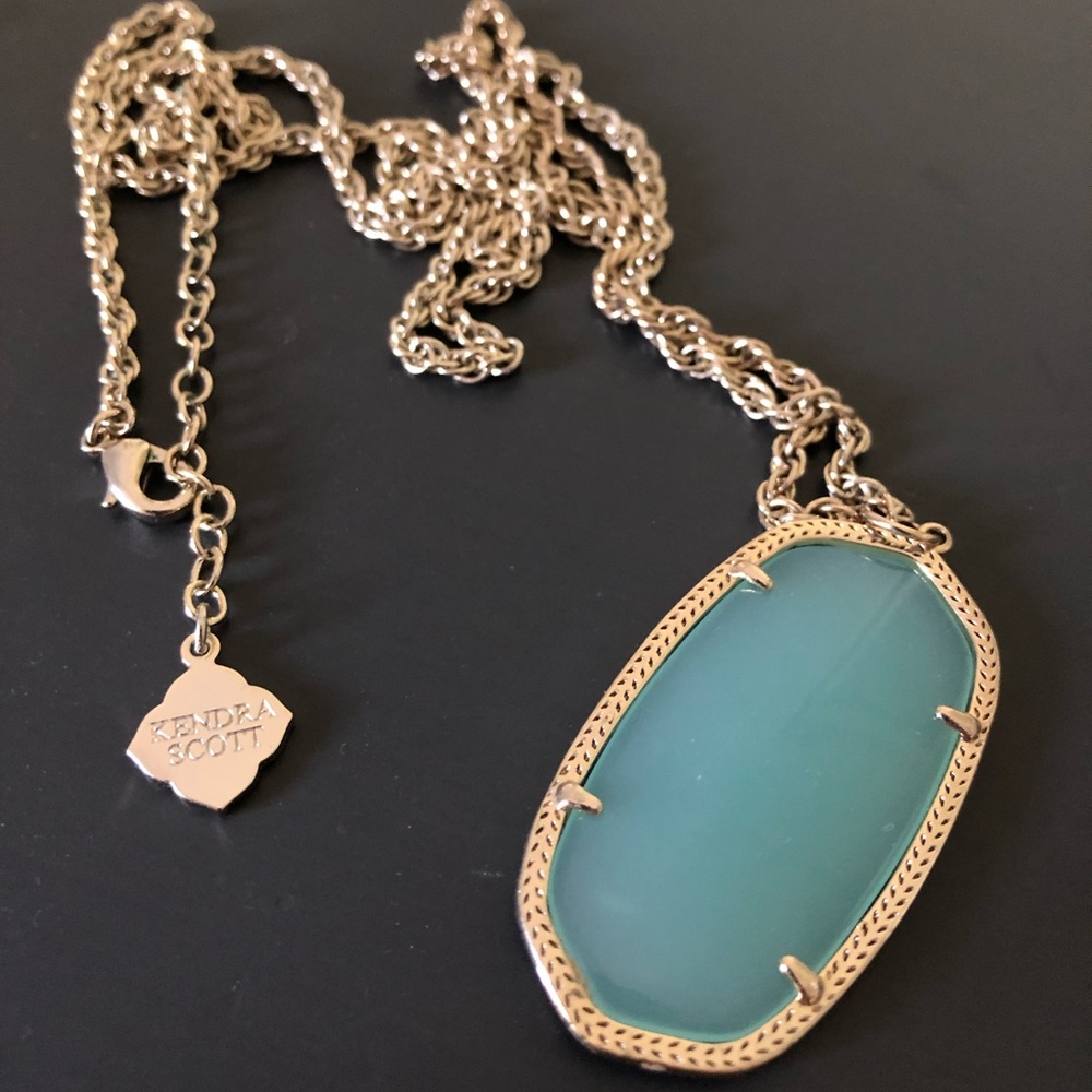Kendra Scott long pendant